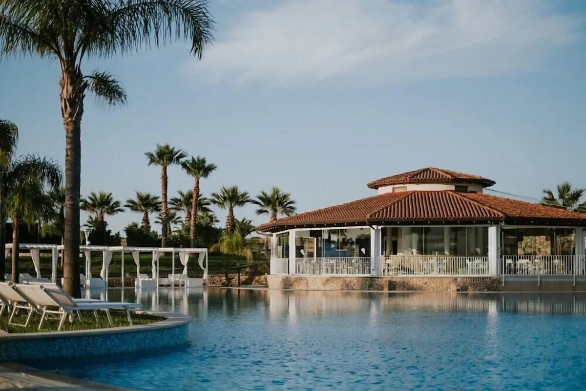 Masseria Ristoppia beside the pool